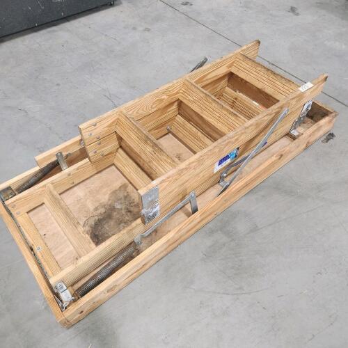 Attic hatch w ladder
