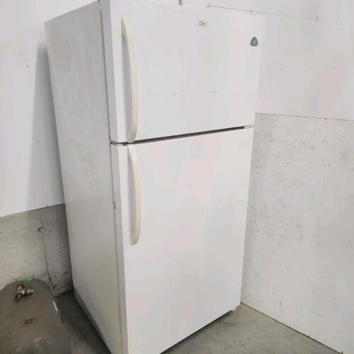 Fridge working 30"W 66"H