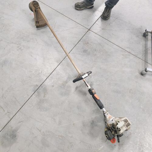 Echo SRM 210 working trimmer