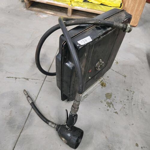 Oil metering pump
