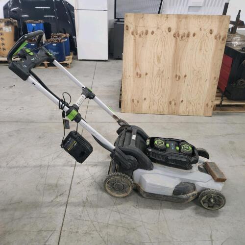 Self propelled 56V lawn mower w battery and charger