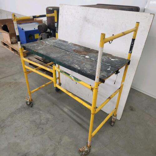 Rolling scaffold 40"L 20"W 46"H