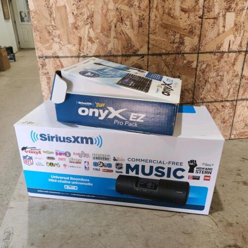 SiriusXm boombox used in good condition