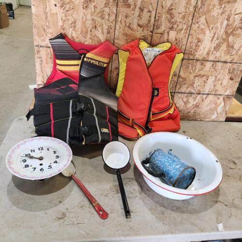 Life jackets enamel ware