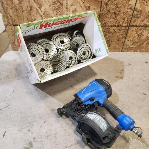Air nailer w nails