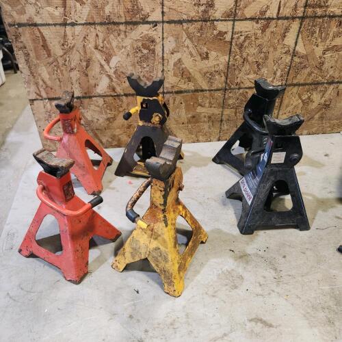 Jack stands