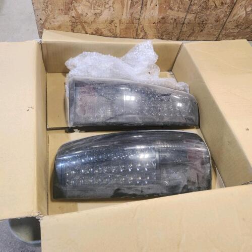 1999-07 GMC truck tail lights