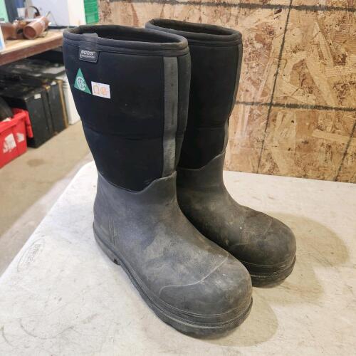 Sz 11 SCA Bogs boots