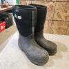 Sz 11 SCA Bogs boots