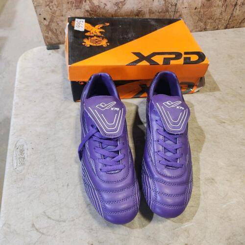 New sz 9 cleats