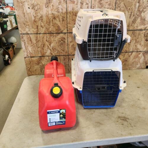 2 Gas cans, 2 pet crates