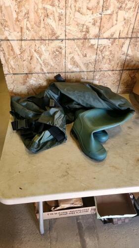 Womens sz 10 hip waders