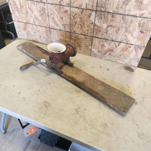 Meat grinder