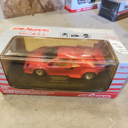 1/24 Scale car