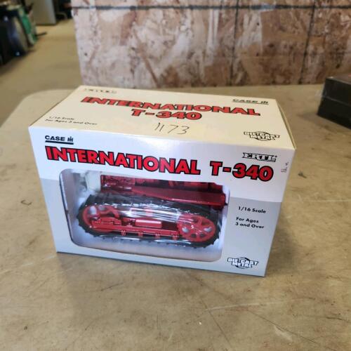 1/16 Scale diecast IH model tractor