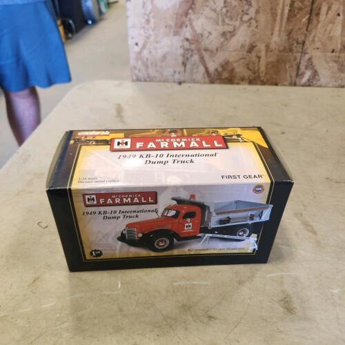 1/34 Scale diecast tractor