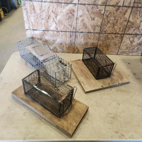 Various sized live traps