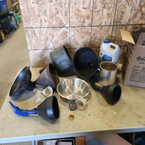 Various funnels, etc.