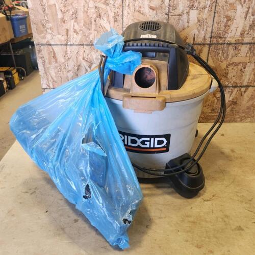 35L Ridgid shop vac w hose