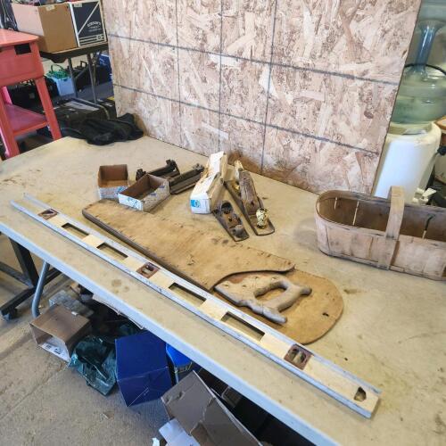 4' Level, planer, saw, etc