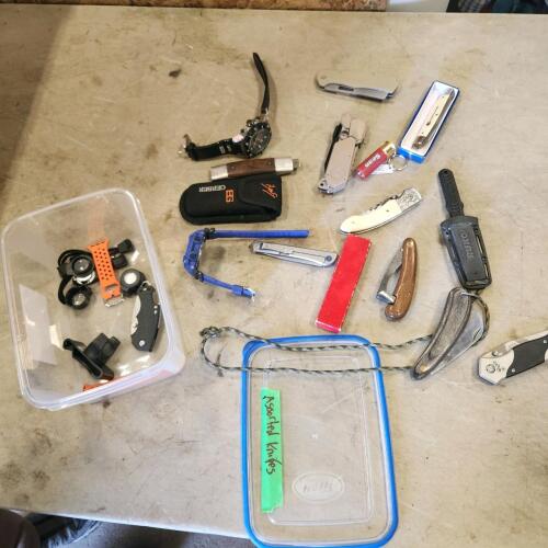 Assorted knives