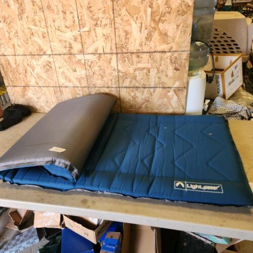 Single air sleeping pad