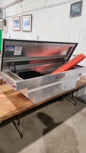 Alum checkerplate toolbox no key 61"L 21"W 19"H, snow fence