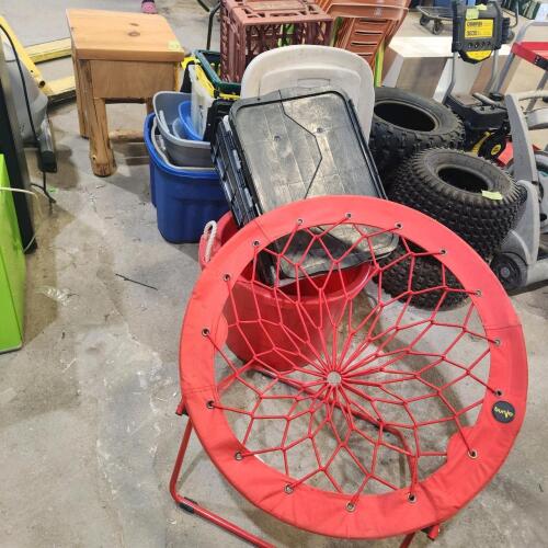 Bungee chair, various sized tubs