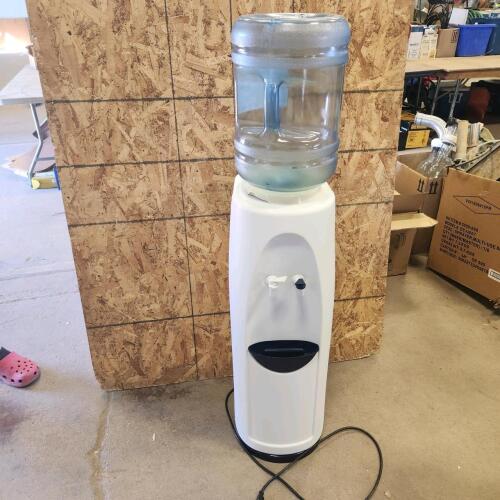 Floor model water cooler