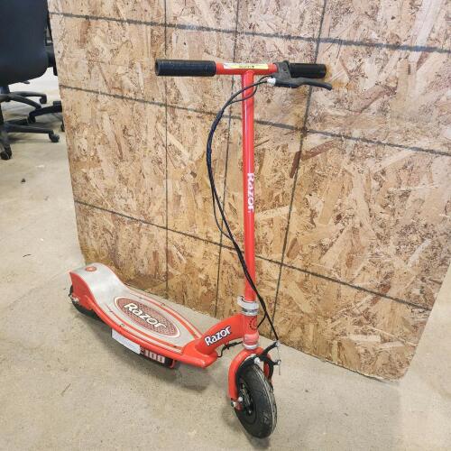Razor electric scooter no charger as is