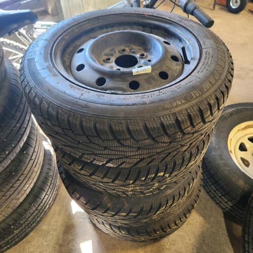 4 Winter wheels 185/65R15, 90% thread