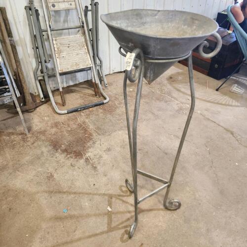 Flower pot on stand
