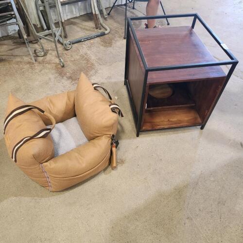 Pet bed & litter box holder