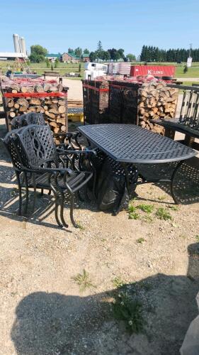 41"x69" Metal patio table & 6 chairs w cushions