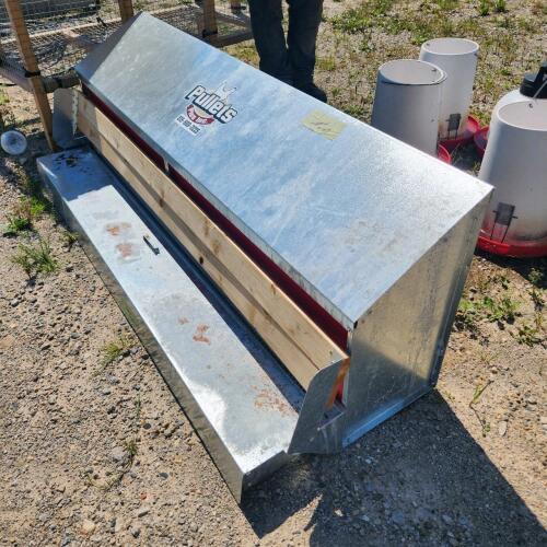 Chicken nesting box