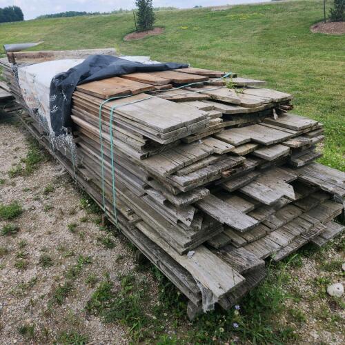 Lift of various sized barn board up to 10'L