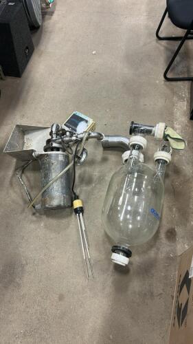 De-leval Pipe line recieving jar w liquid level & pump