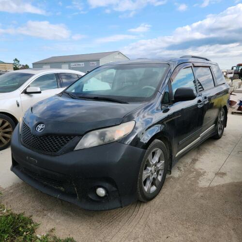 2012 Toyota van, 341,000km