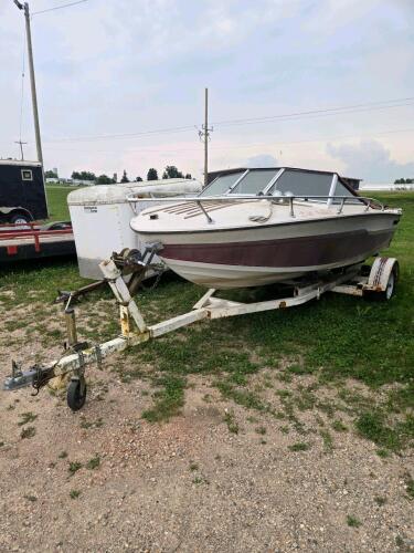 19' Boat w ownership & vessel permit, was running this year