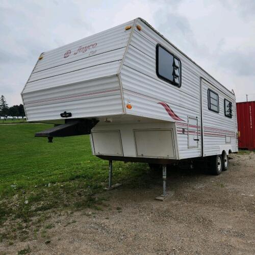 25' Jayco camping trailer w ownership