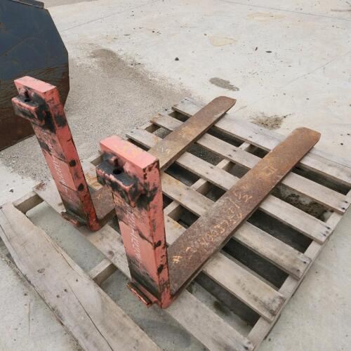 5"W 42"L Pallet forks
