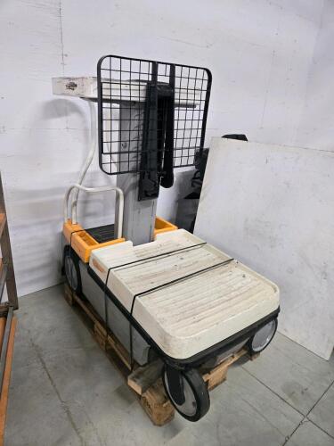 Battery operated man lift no charger as is