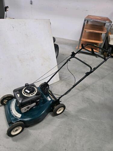 Self propelled mower