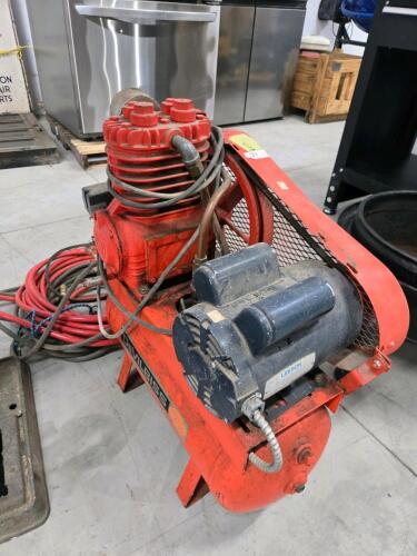 Air compressor w hoses