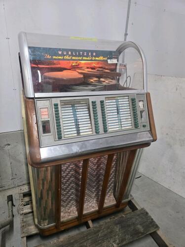 Wurlitzer juke box, lights up no records to test it