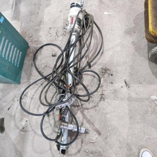 Air powered under oiling gun