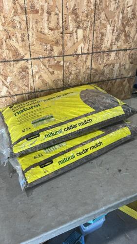 85L of Natural cedar mulch