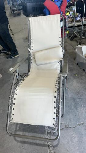 Zero gravity chair