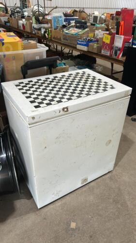 Freezer 32&rdquo;W 34&rdquo;H 22&rdquo;D