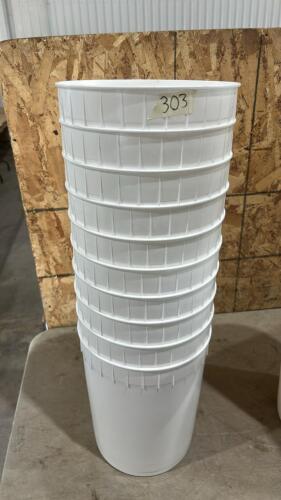 10 Ice cream pails w lids